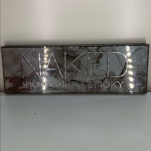 Urban decay naked smoky pallet